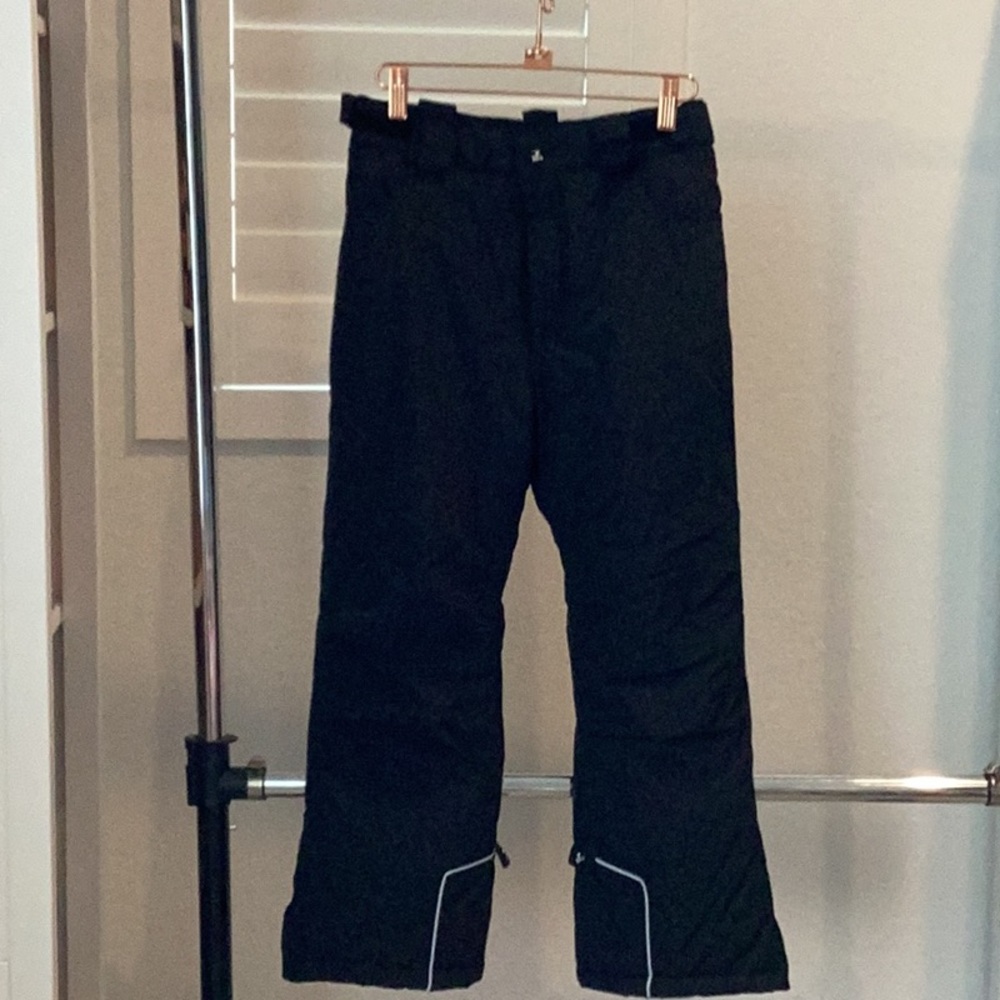 KULUOXING Kids Snow Pants, Size 12, new condition.